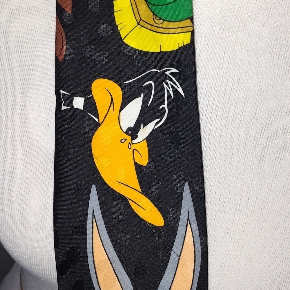 1996 Looney Tunes Mania Taz, Bugs Bunny, Daffy Duck, Marvin Martian Neck Tie - Picture 3 of 5